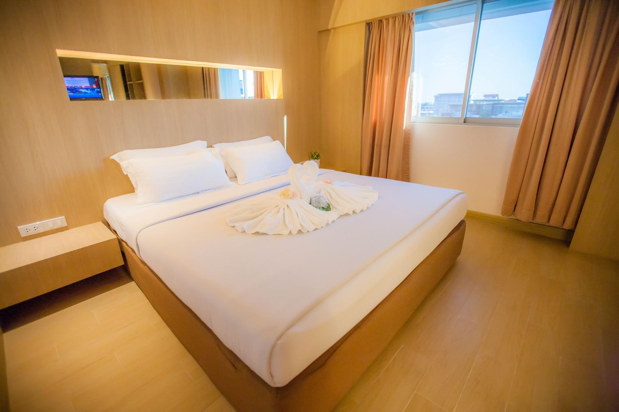 Golden City Rayong Hotel Zewnętrze zdjęcie
