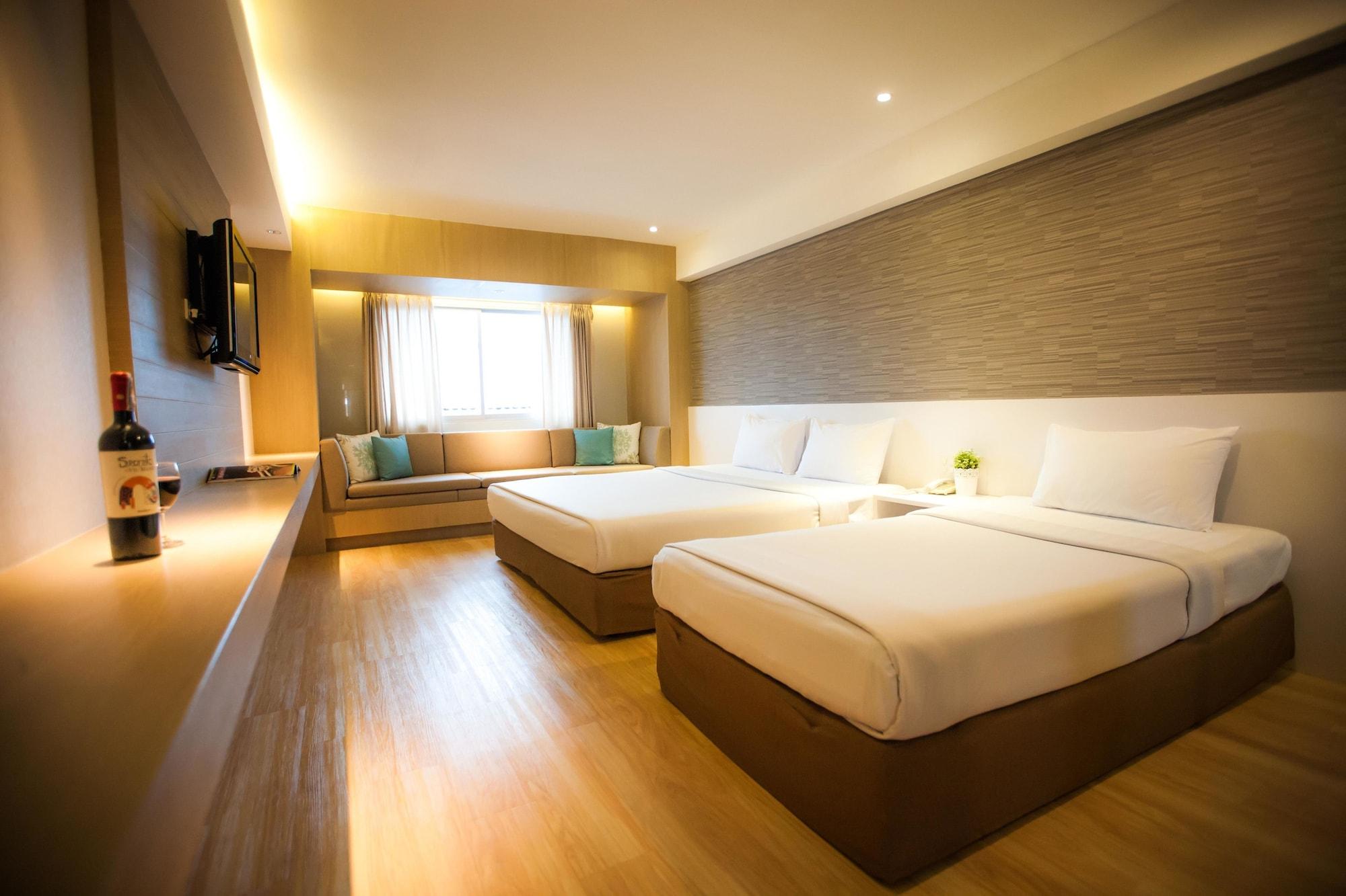 Golden City Rayong Hotel Zewnętrze zdjęcie