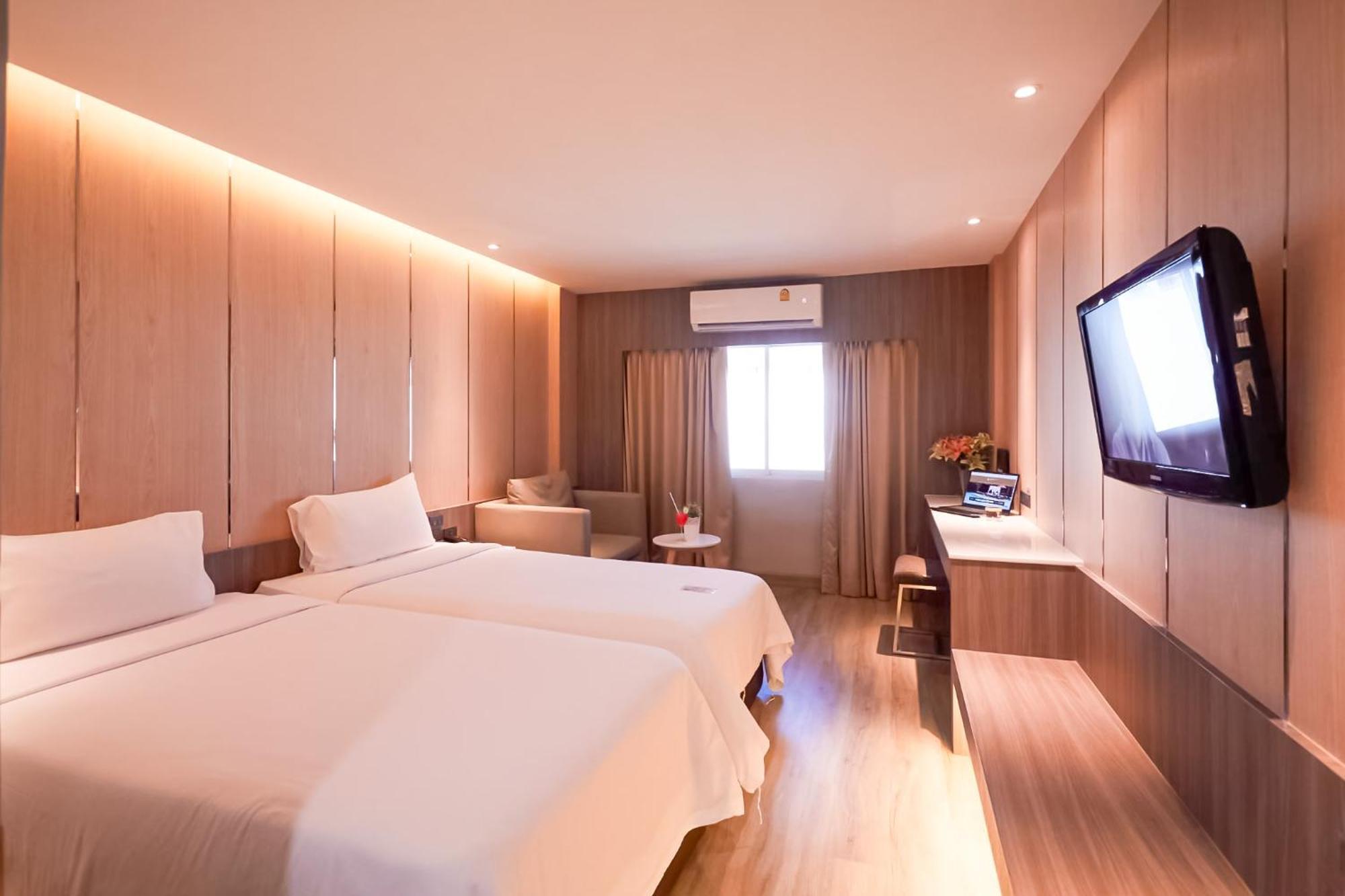 Golden City Rayong Hotel Zewnętrze zdjęcie