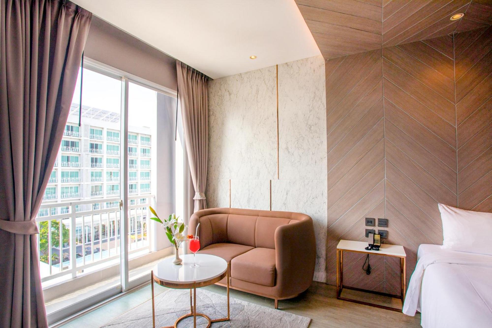 Golden City Rayong Hotel Zewnętrze zdjęcie