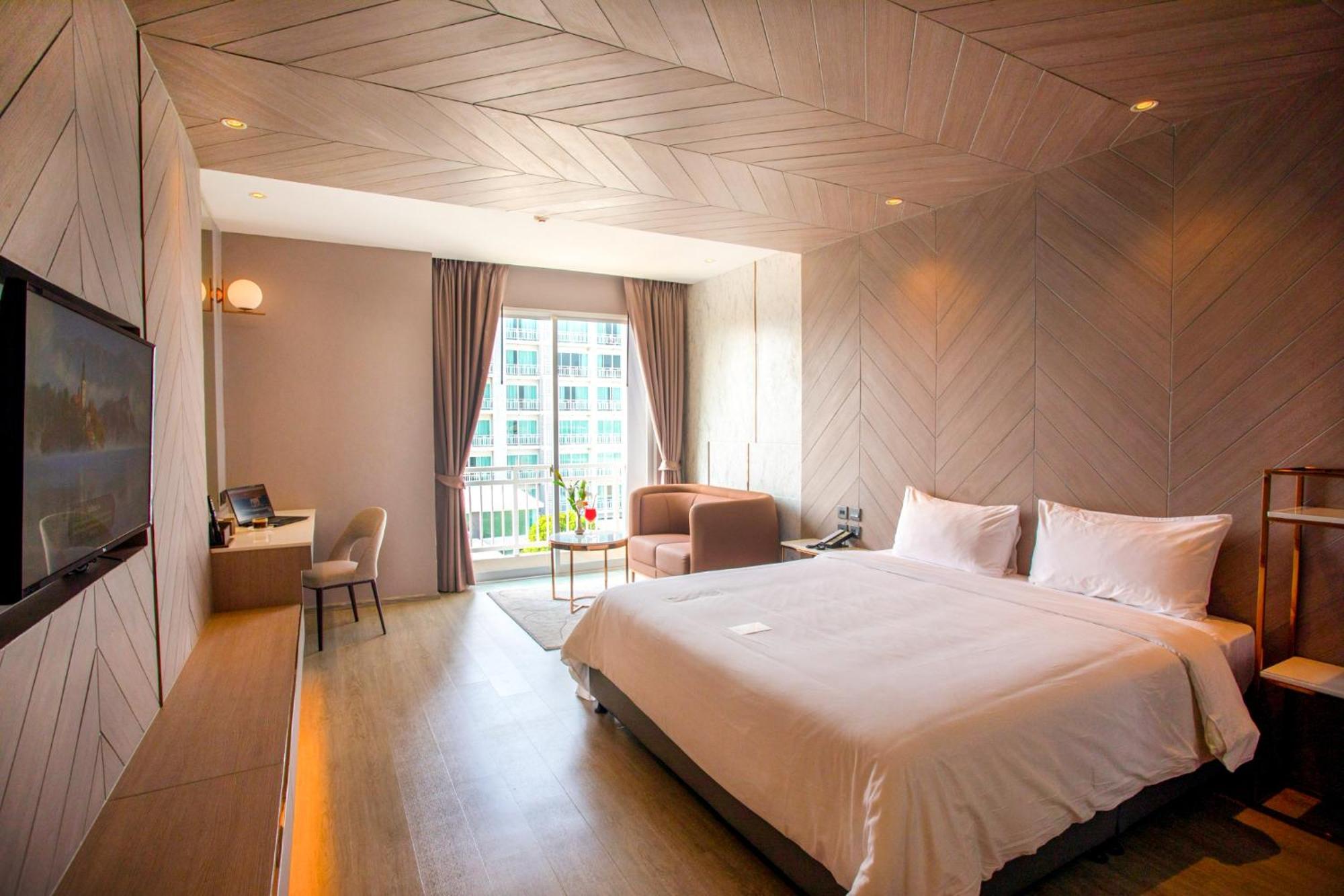 Golden City Rayong Hotel Zewnętrze zdjęcie