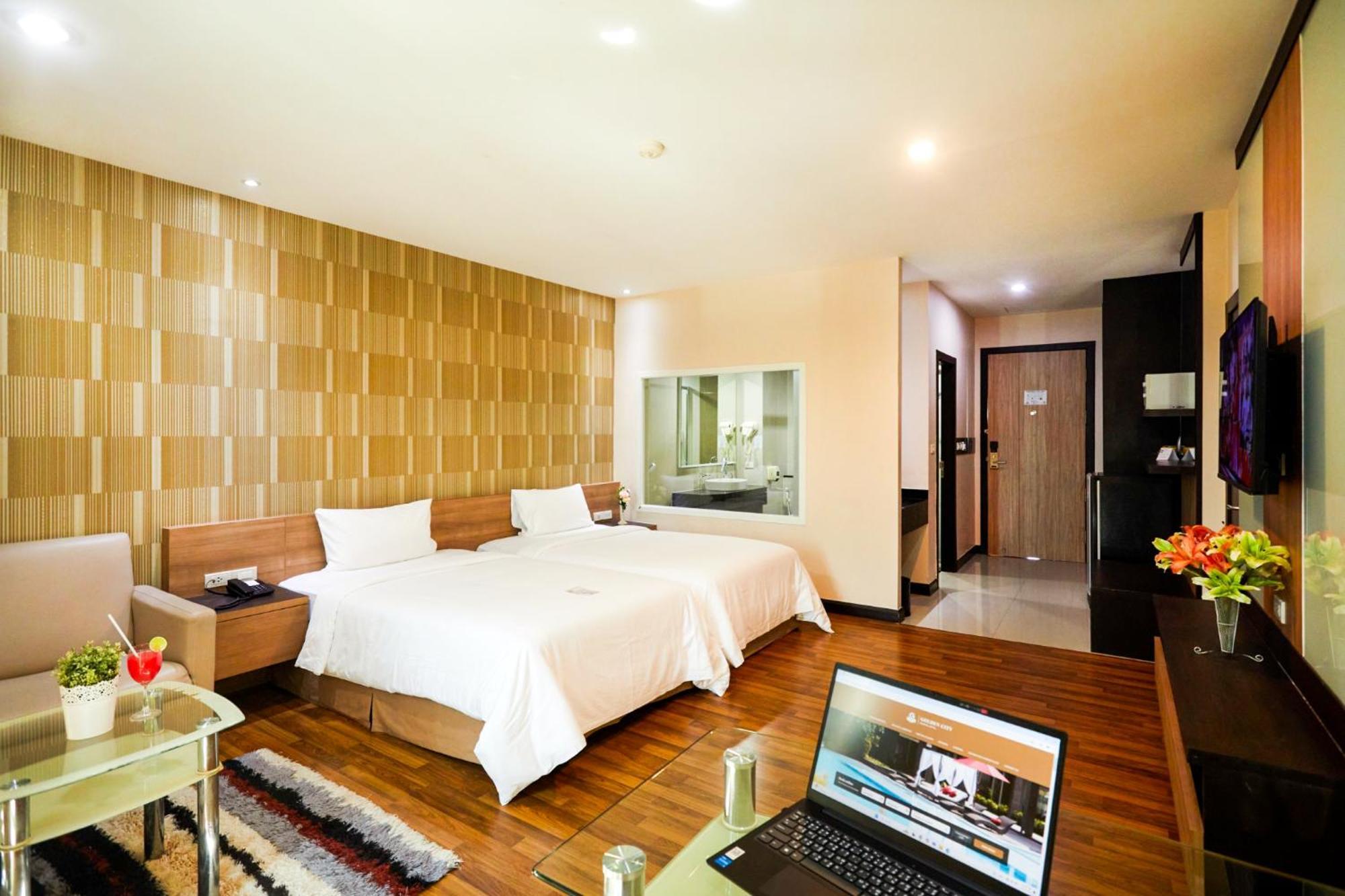 Golden City Rayong Hotel Zewnętrze zdjęcie
