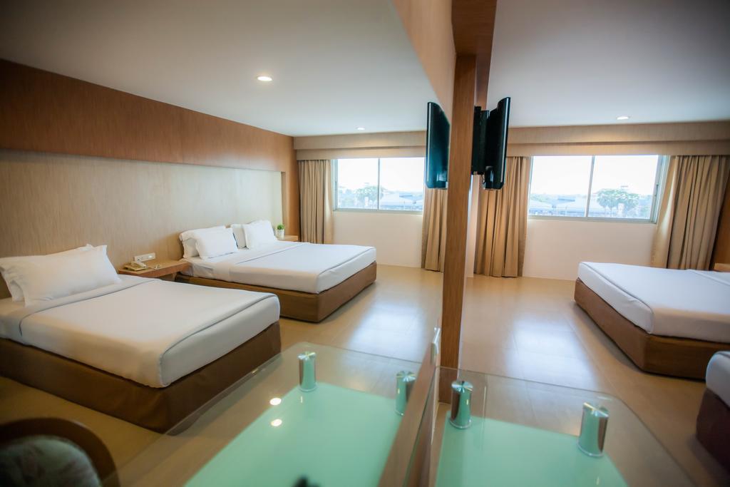 Golden City Rayong Hotel Zewnętrze zdjęcie